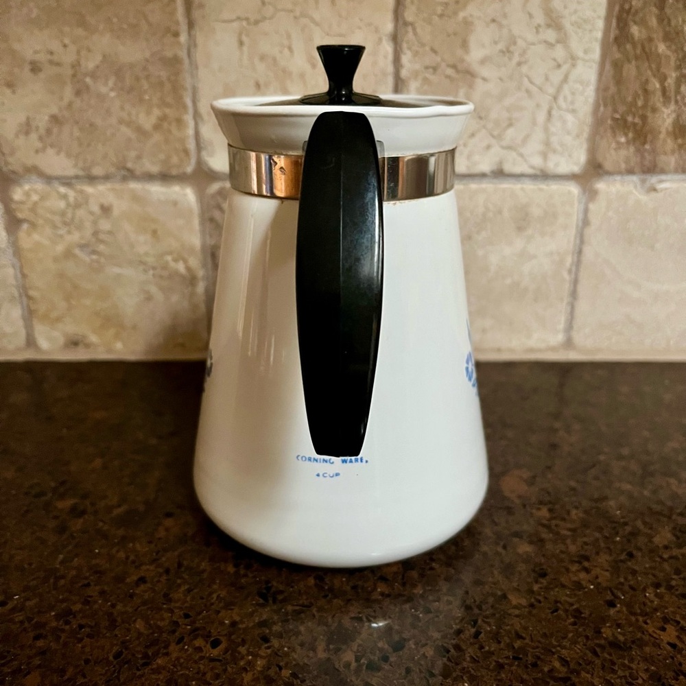 Corningware Vintage 1965 Corning Ware - 4 cup Beverage Server - Picture 5 of 11